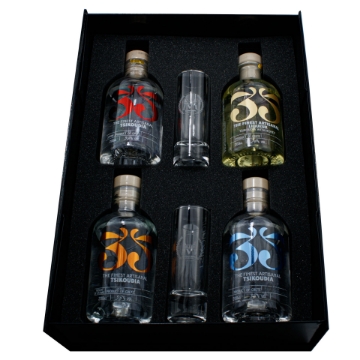 Vis detaljer for Premium Kretisk Tsikoudia Gavesæt - 4x200 ml, 35N, Graverede Glas Billede af Premium Kretisk Tsikoudia Gavesæt - 4x200 ml, 35N, Graverede Glas