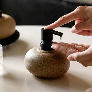 Luxury Ceramic Soap Dispenser with Ginger Lily & Ylang Ylang 300ml Luxury Ceramic Soap Dispenser with Ginger Lily & Ylang Ylang 300ml